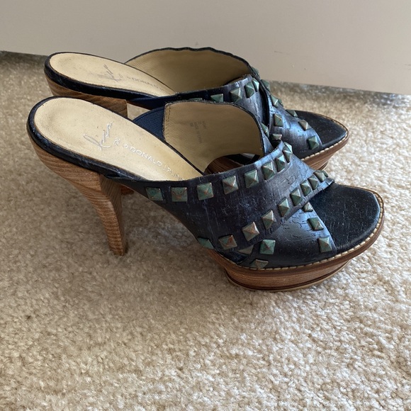 Donald J. Pliner Shoes - Lisa Pliner